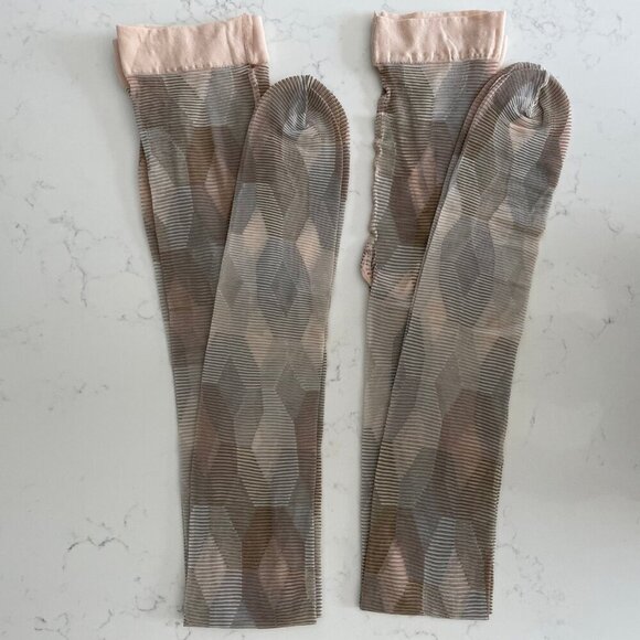 DKNY Fashion for Nordstrom Tulle Combo Modern Geometric Tights Grey Tan Sz Tall - Picture 5 of 10